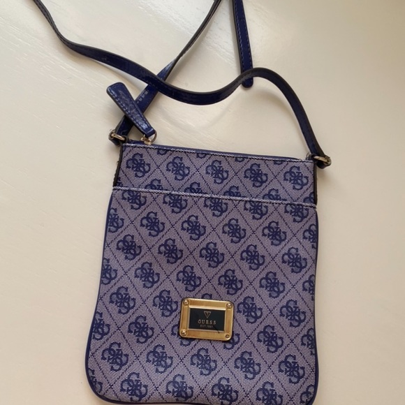 Crossbody - Picture 4 of 5